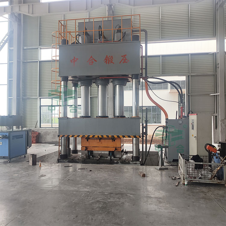 1500噸四柱液壓機.jpg