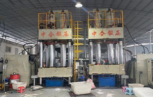 1000噸四柱液壓機-塑料建筑模殼生產(chǎn)設(shè)備