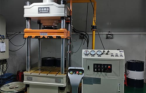 200噸液壓機(jī)-新型200噸三梁四柱液壓機(jī)