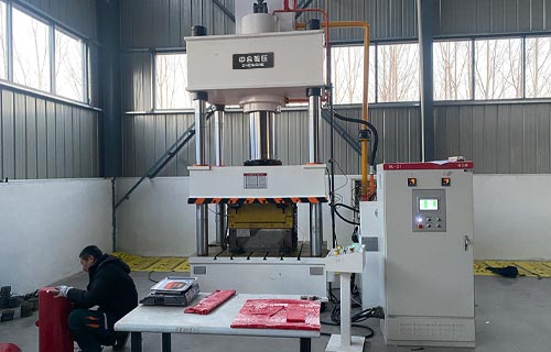 玻璃鋼電纜保護(hù)殼生產(chǎn)設(shè)備-315噸三梁四柱液壓機(jī)