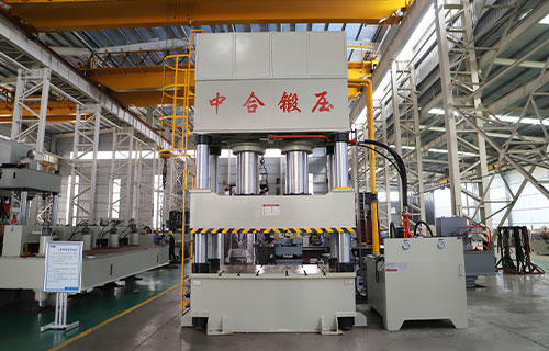 如何選擇可靠的1000噸四柱液壓機廠家？