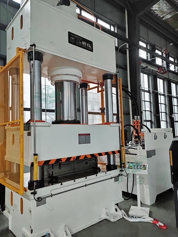 500噸四柱液壓機.jpg