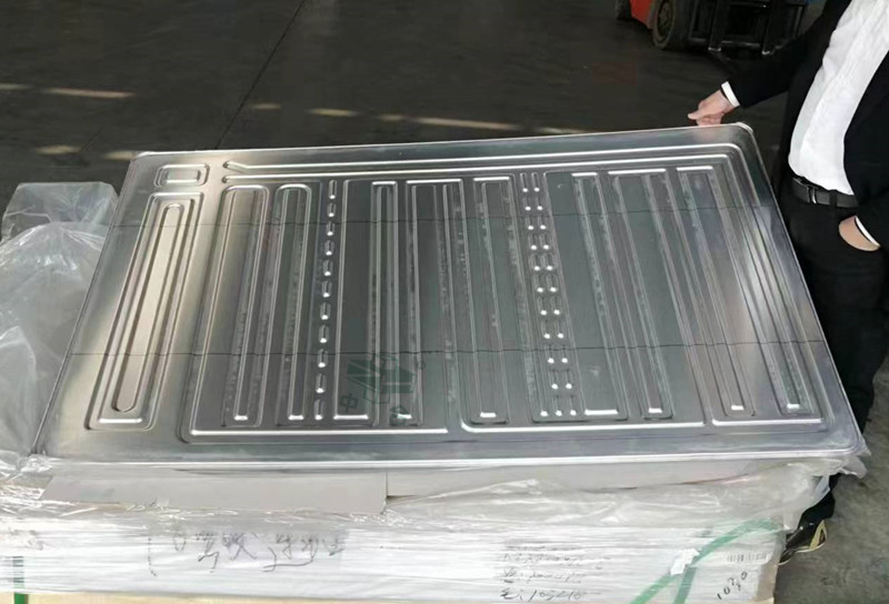 2500噸鋼木門成型液壓機_鐵門壓花成型設備(圖1)